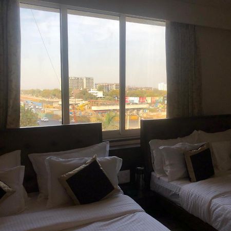 Hotel Circle Inn Ahmadábád Kültér fotó