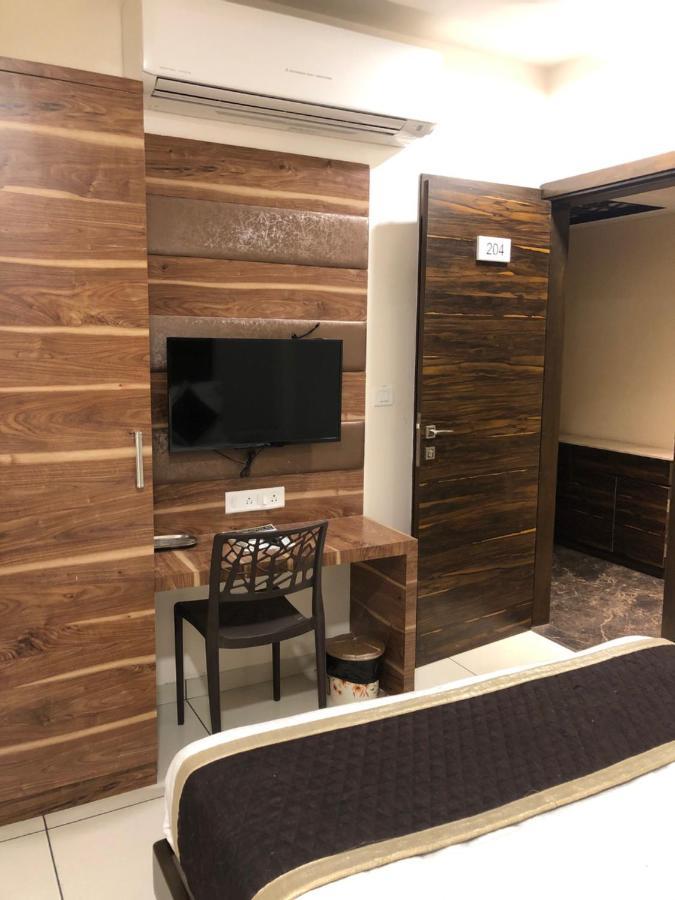 Hotel Circle Inn Ahmadábád Kültér fotó