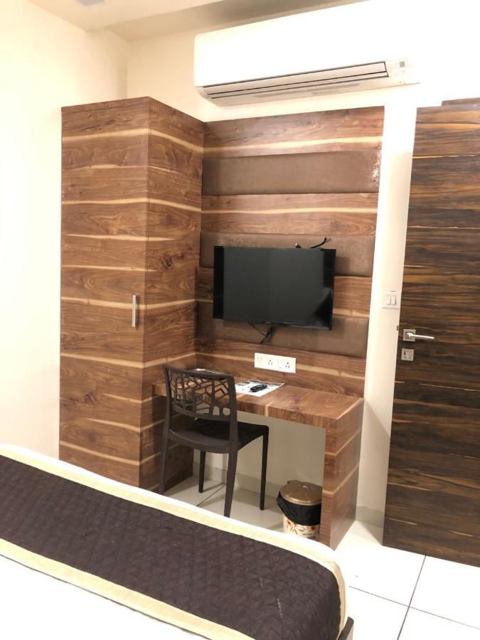 Hotel Circle Inn Ahmadábád Kültér fotó