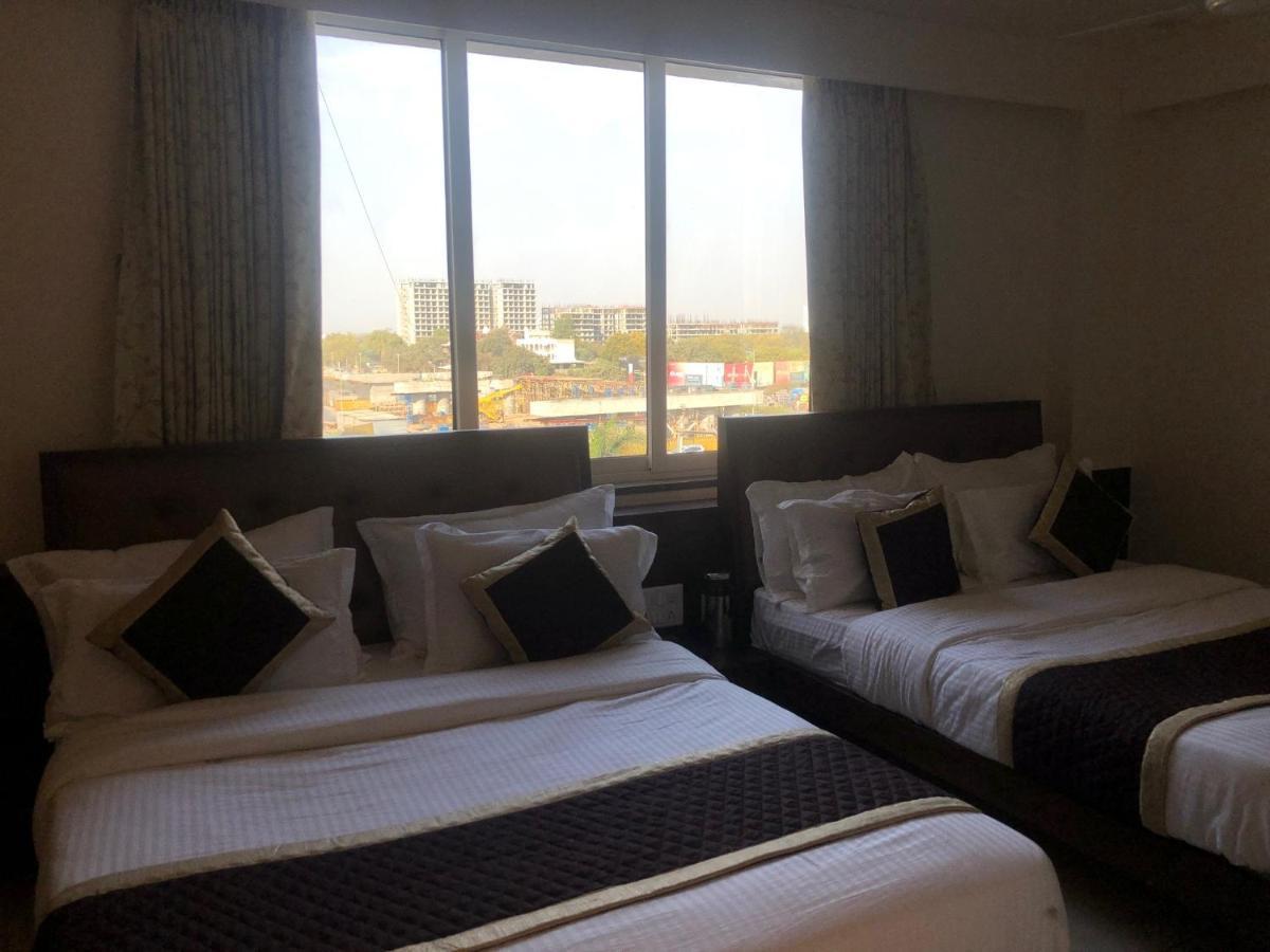 Hotel Circle Inn Ahmadábád Kültér fotó