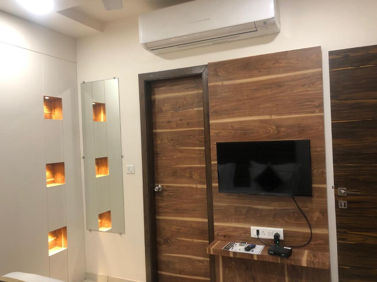 Hotel Circle Inn Ahmadábád Kültér fotó